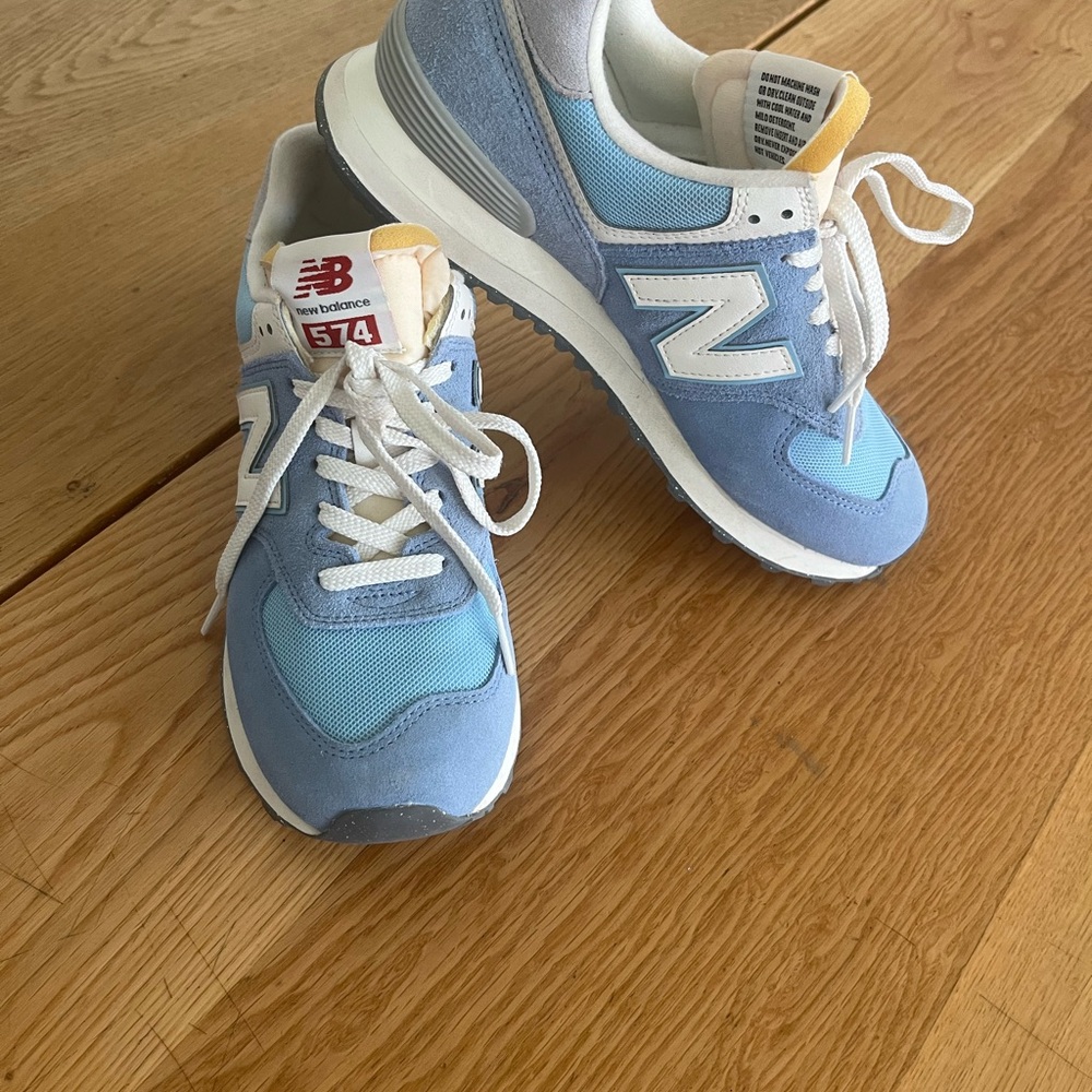 New Balance U574v1 M7/W8.5 Laguna with sea salt